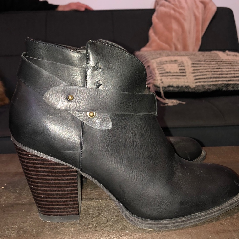 XOXO Shortie Boots